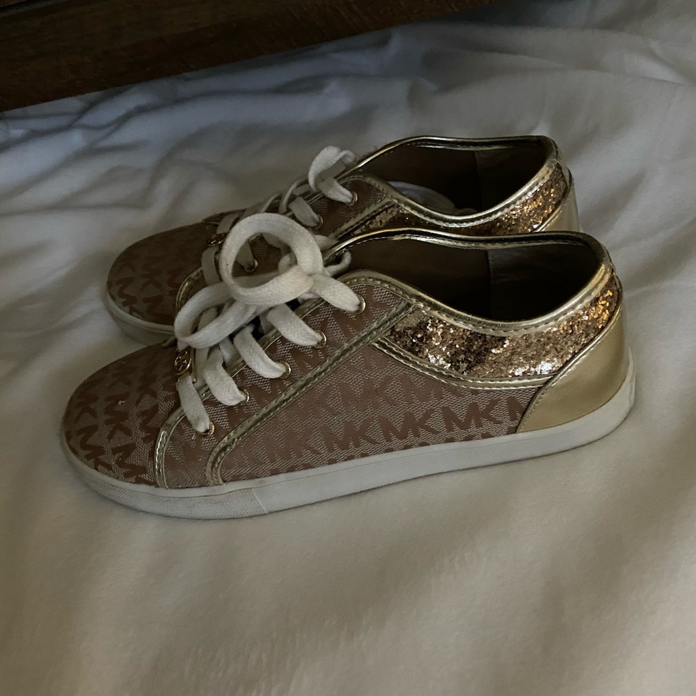 MK shoes